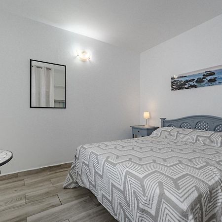 ארונה Primavera Tranquil Retreat 2-Bedroom Apartment With Balcony, Garden View & Fiber Wifi מראה חיצוני תמונה