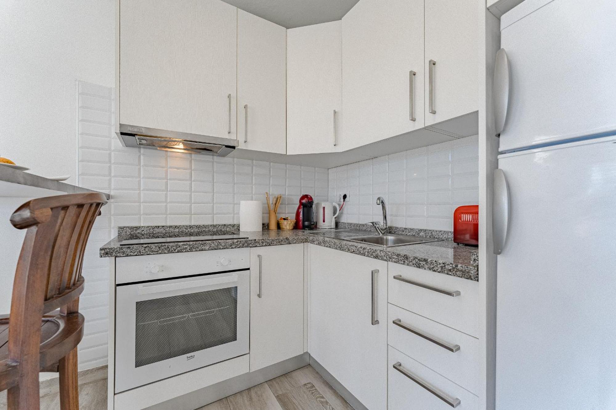 ארונה Primavera Tranquil Retreat 2-Bedroom Apartment With Balcony, Garden View & Fiber Wifi מראה חיצוני תמונה