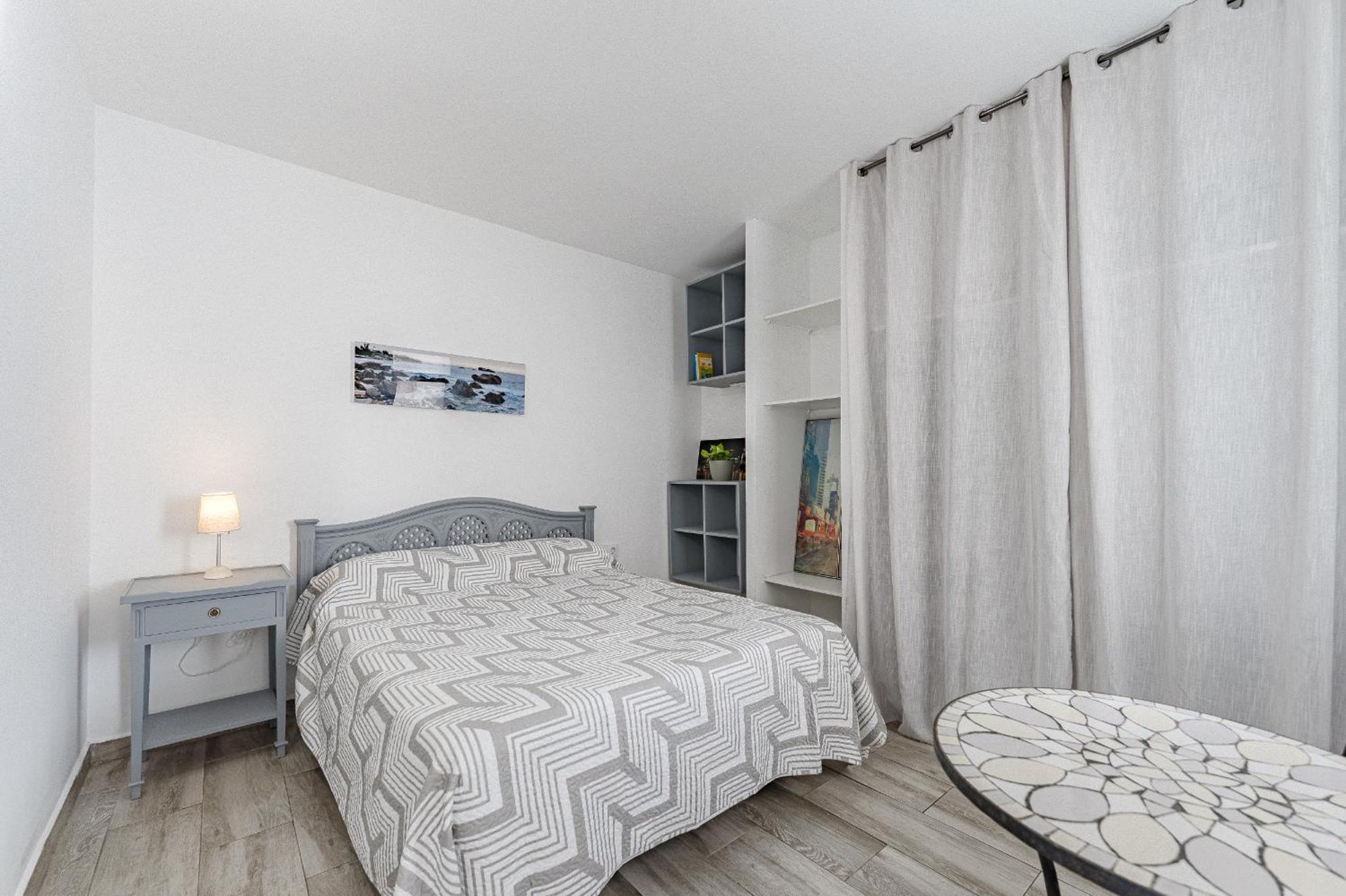 ארונה Primavera Tranquil Retreat 2-Bedroom Apartment With Balcony, Garden View & Fiber Wifi מראה חיצוני תמונה