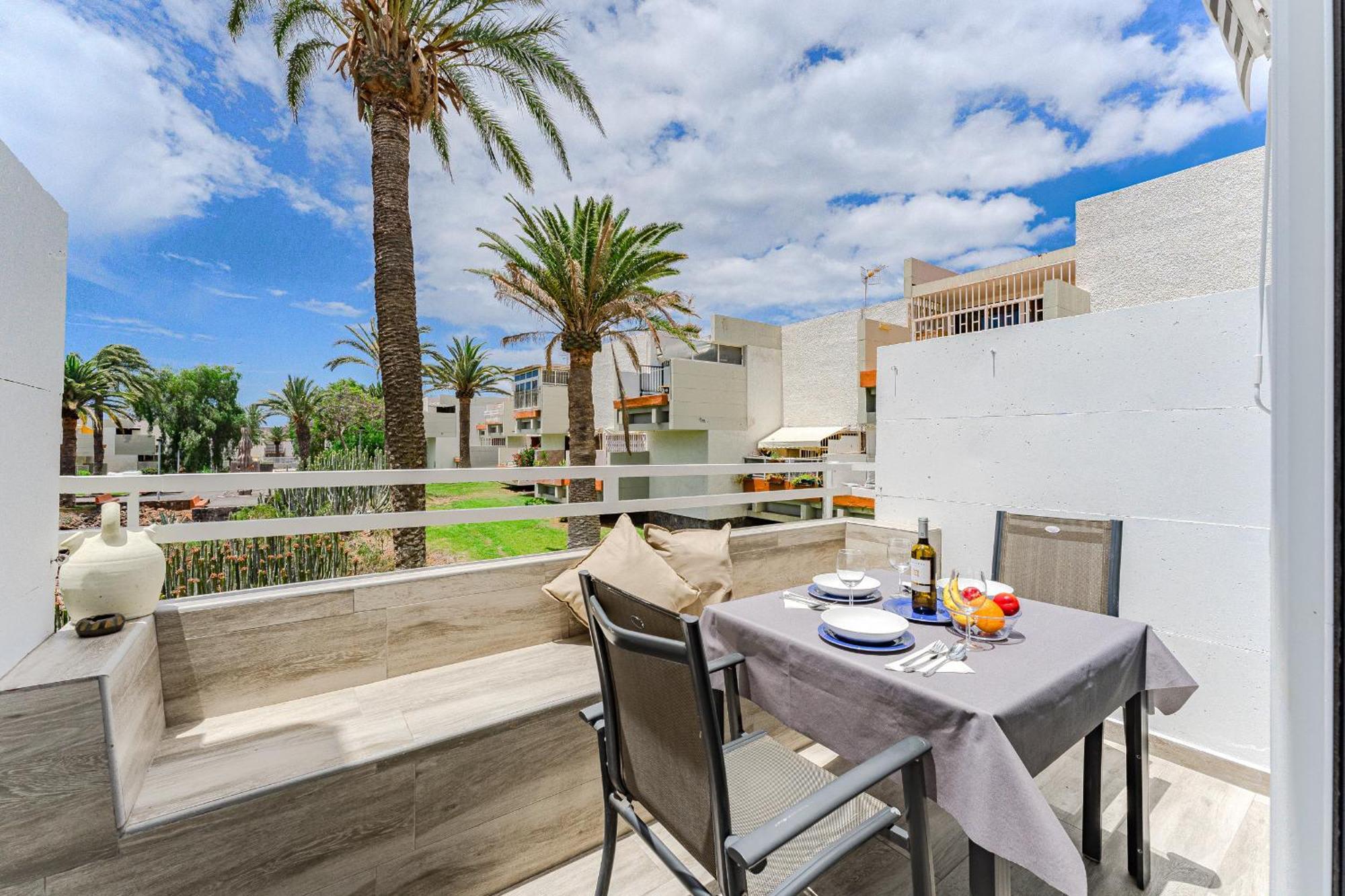 ארונה Primavera Tranquil Retreat 2-Bedroom Apartment With Balcony, Garden View & Fiber Wifi מראה חיצוני תמונה