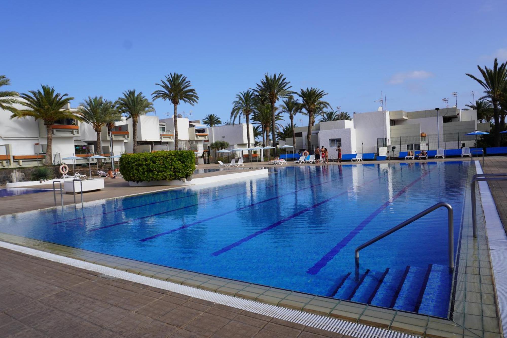 ארונה Primavera Tranquil Retreat 2-Bedroom Apartment With Balcony, Garden View & Fiber Wifi מראה חיצוני תמונה