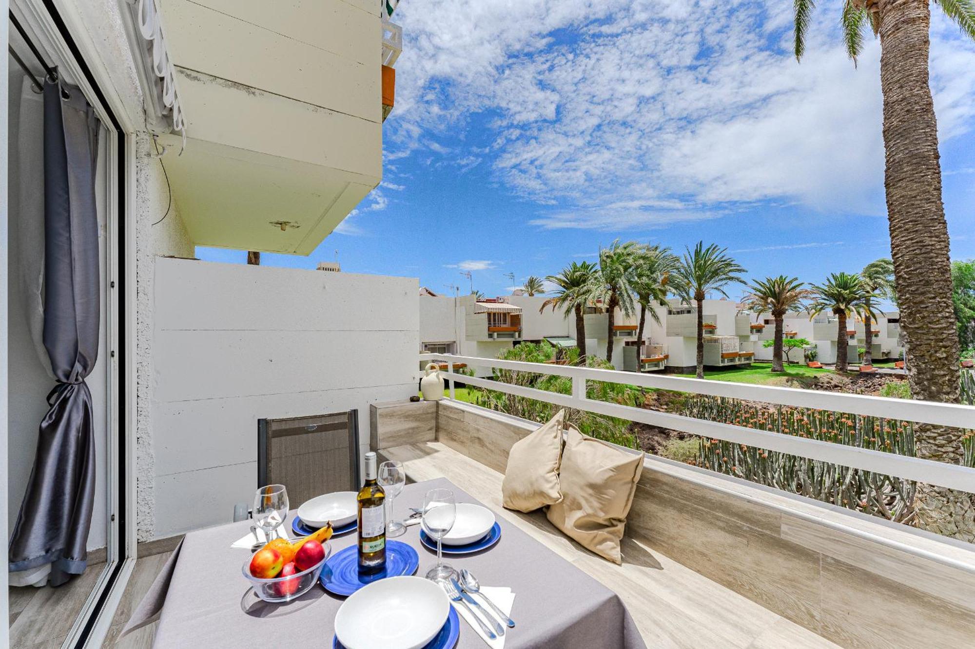 ארונה Primavera Tranquil Retreat 2-Bedroom Apartment With Balcony, Garden View & Fiber Wifi מראה חיצוני תמונה